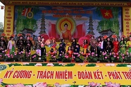 Văn nghệ chào mừng