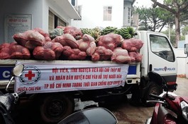 Người dân huyện Chư Păh (Gia Lai) với những chuyến nông sản hỗ trợ TPHCM