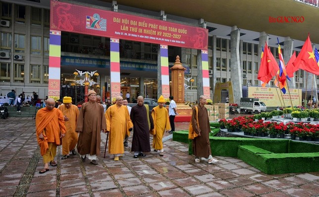 Thủ đô Hà Nội đón đại biểu về tham dự Đại hội Phật giáo toàn quốc lần IX ảnh 11