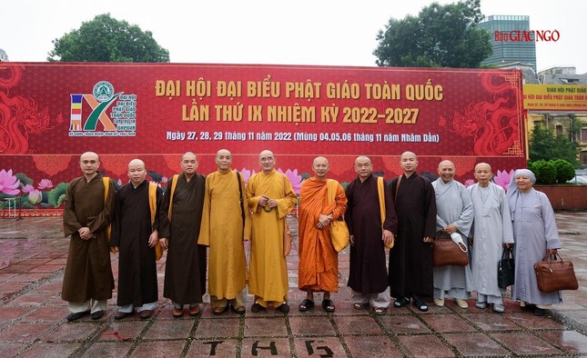 Thủ đô Hà Nội đón đại biểu về tham dự Đại hội Phật giáo toàn quốc lần IX ảnh 8