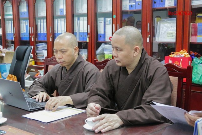 Thủ đô Hà Nội đón đại biểu về tham dự Đại hội Phật giáo toàn quốc lần IX ảnh 20