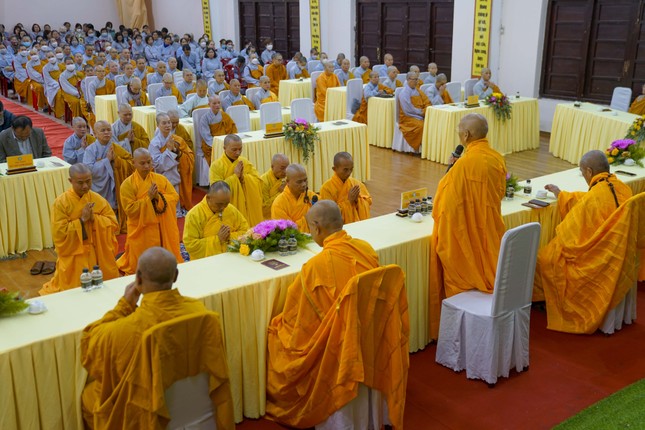 Lâm Đồng: Ban Trị sự tổ chức lễ Phật thành đạo và khánh chúc Tăng Ni được tấn phong giáo phẩm ảnh 2