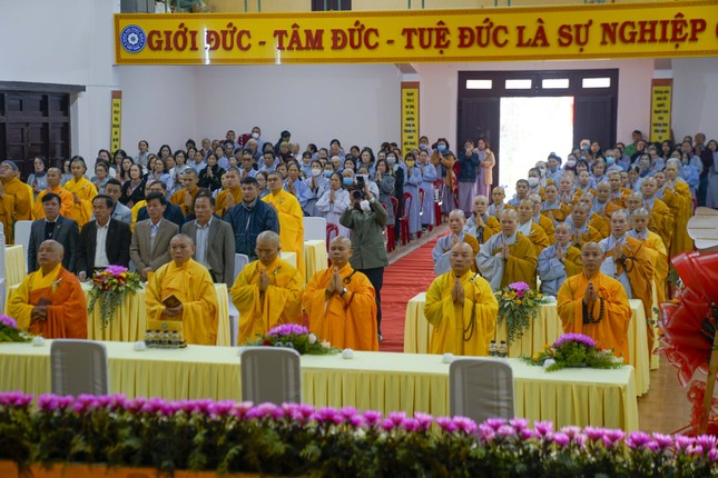 Lâm Đồng: Ban Trị sự tổ chức lễ Phật thành đạo và khánh chúc Tăng Ni được tấn phong giáo phẩm ảnh 1