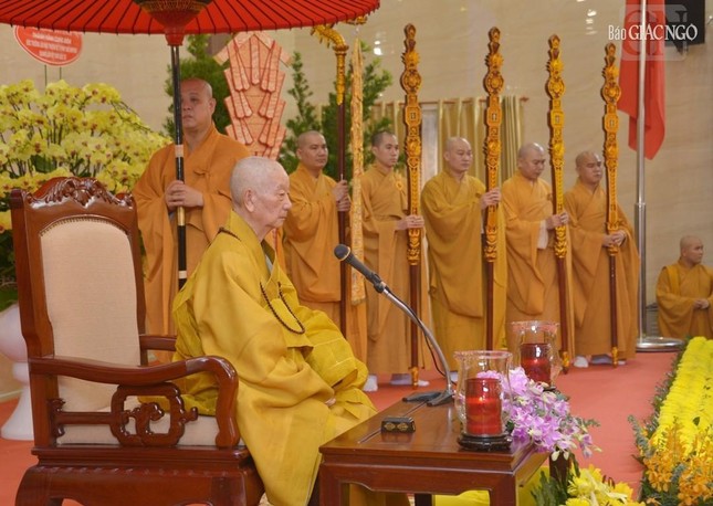 Tăng Ni, Phật tử TP.HCM cung đón Đức Pháp chủ GHPGVN ảnh 13