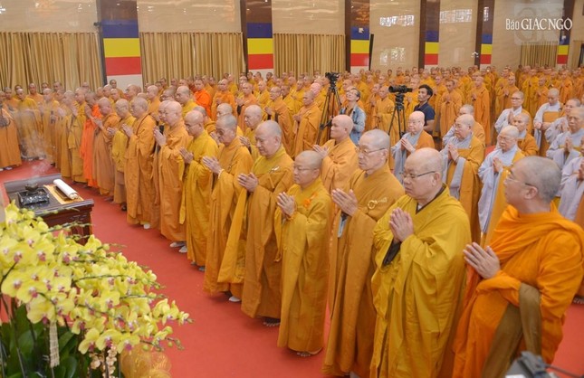 Tăng Ni, Phật tử TP.HCM cung đón Đức Pháp chủ GHPGVN ảnh 14