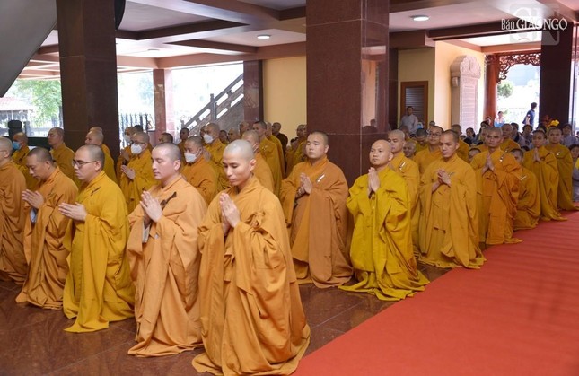 Tăng Ni, Phật tử TP.HCM cung đón Đức Pháp chủ GHPGVN ảnh 24