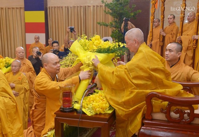 Tăng Ni, Phật tử TP.HCM cung đón Đức Pháp chủ GHPGVN ảnh 30