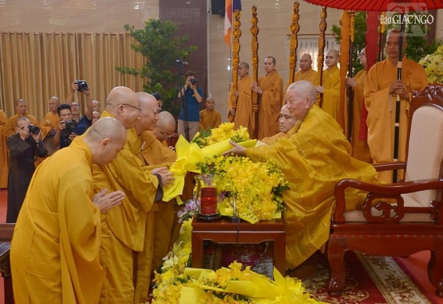 Tăng Ni, Phật tử TP.HCM cung đón Đức Pháp chủ GHPGVN ảnh 32
