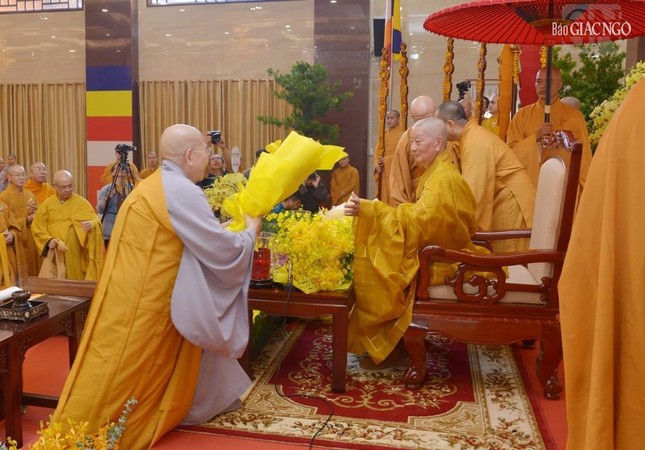 Tăng Ni, Phật tử TP.HCM cung đón Đức Pháp chủ GHPGVN ảnh 33