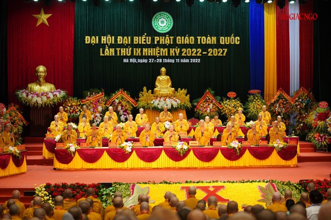 Đại hội đại biểu Phật giáo lần IX cử hành nghi thức tấn phong giáo phẩm, thông qua danh sách nhân sự ảnh 1