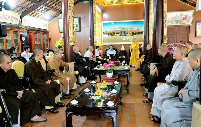 Bình Dương: Lãnh đạo Tỉnh ủy gặp đoàn Đại biểu Phật giáo tỉnh tham dự Đại hội lần IX GHPGVN ảnh 2