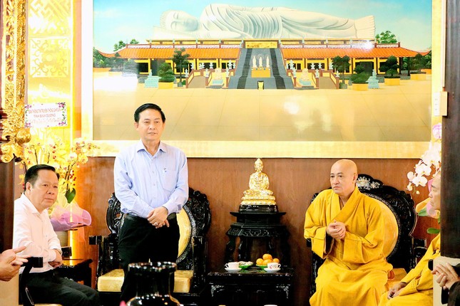 Bình Dương: Lãnh đạo Tỉnh ủy gặp đoàn Đại biểu Phật giáo tỉnh tham dự Đại hội lần IX GHPGVN ảnh 1