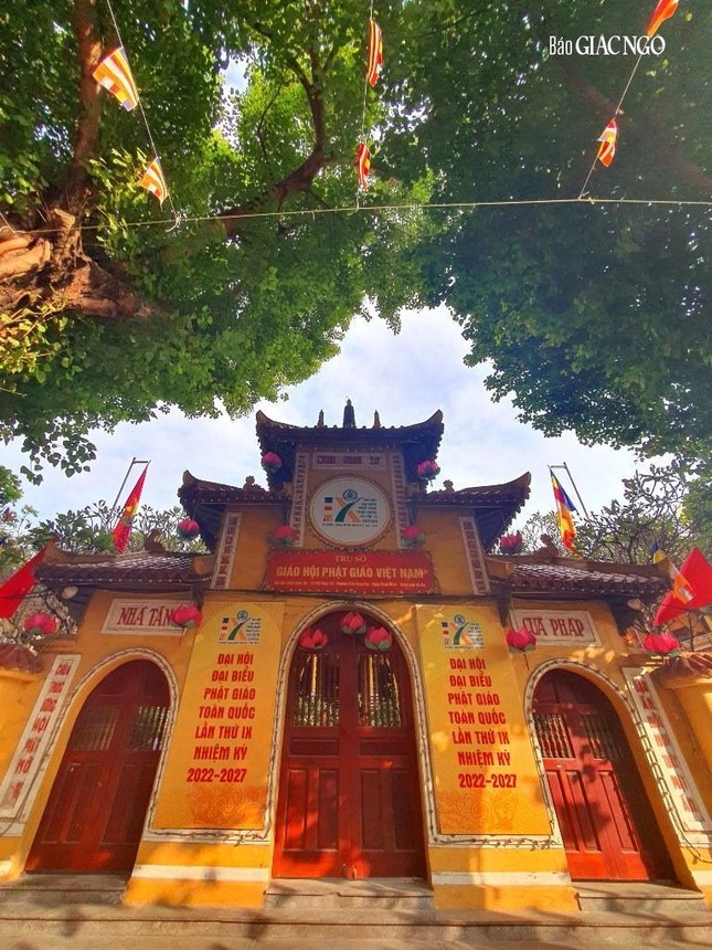 [ẢNH] Thủ đô Hà Nội chào mừng đại biểu tham dự Đại hội Phật giáo toàn quốc lần thứ IX ảnh 3