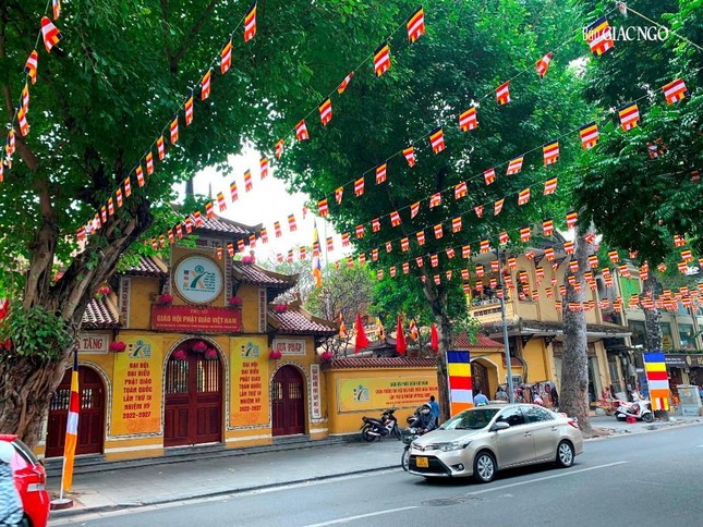 [ẢNH] Thủ đô Hà Nội chào mừng đại biểu tham dự Đại hội Phật giáo toàn quốc lần thứ IX ảnh 18