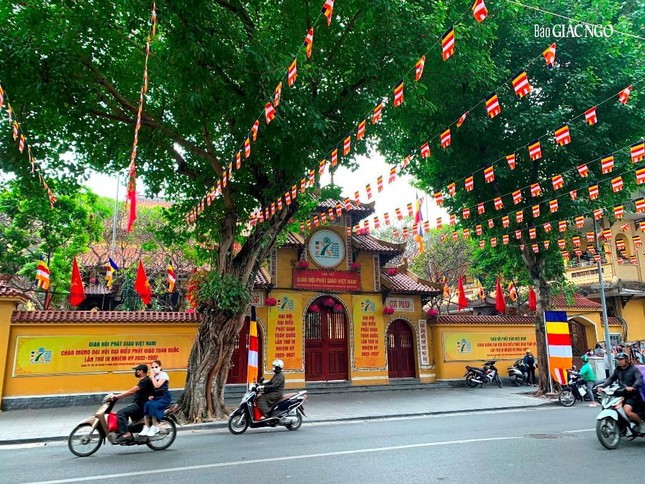 [ẢNH] Thủ đô Hà Nội chào mừng đại biểu tham dự Đại hội Phật giáo toàn quốc lần thứ IX ảnh 11