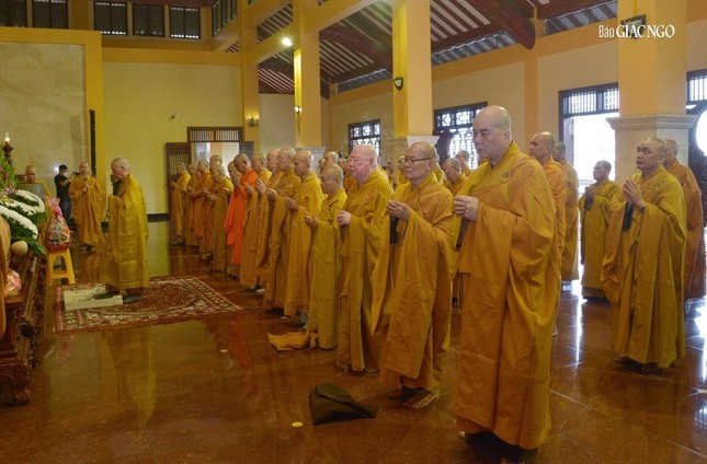 Trang nghiêm tưởng niệm Đức Phật hoàng Trần Nhân Tông tại Việt Nam Quốc Tự ảnh 3