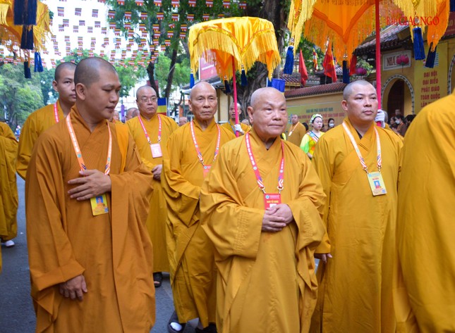 [ẢNH] Lễ cầu nguyện Tam bảo tại Quán Sứ, khai mạc Đại hội Phật giáo toàn quốc lần thứ IX ảnh 15