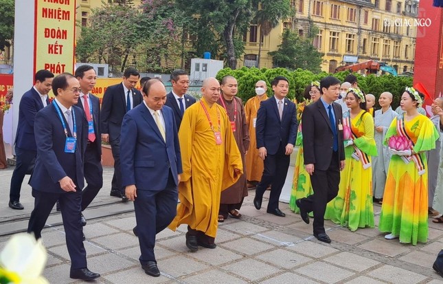 [ẢNH] Lễ cầu nguyện Tam bảo tại Quán Sứ, khai mạc Đại hội Phật giáo toàn quốc lần thứ IX ảnh 22