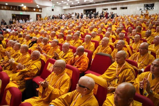 [ẢNH] Lễ cầu nguyện Tam bảo tại Quán Sứ, khai mạc Đại hội Phật giáo toàn quốc lần thứ IX ảnh 49