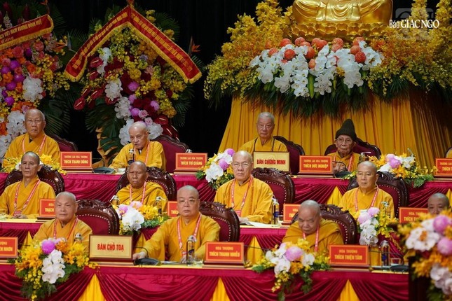 [ẢNH] Lễ cầu nguyện Tam bảo tại Quán Sứ, khai mạc Đại hội Phật giáo toàn quốc lần thứ IX ảnh 34