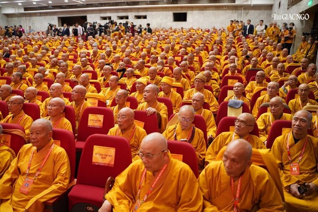 [ẢNH] Lễ cầu nguyện Tam bảo tại Quán Sứ, khai mạc Đại hội Phật giáo toàn quốc lần thứ IX ảnh 77