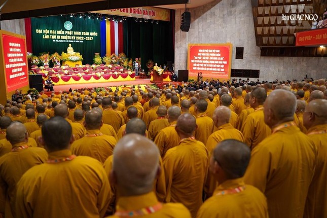 [ẢNH] Lễ cầu nguyện Tam bảo tại Quán Sứ, khai mạc Đại hội Phật giáo toàn quốc lần thứ IX ảnh 31