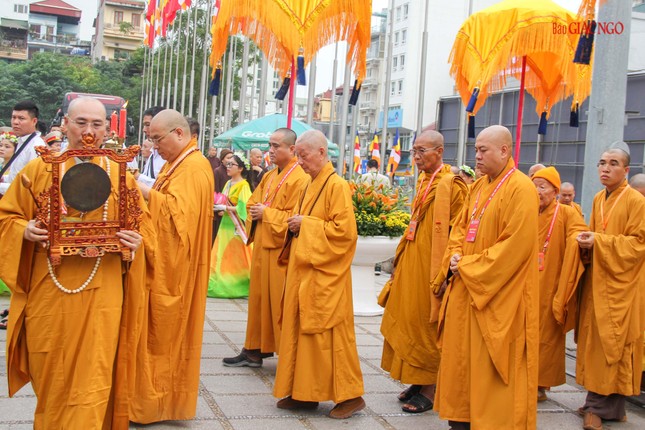[ẢNH] Lễ cầu nguyện Tam bảo tại Quán Sứ, khai mạc Đại hội Phật giáo toàn quốc lần thứ IX ảnh 9
