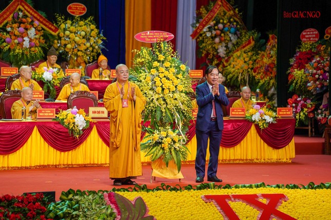 [ẢNH] Lễ cầu nguyện Tam bảo tại Quán Sứ, khai mạc Đại hội Phật giáo toàn quốc lần thứ IX ảnh 45