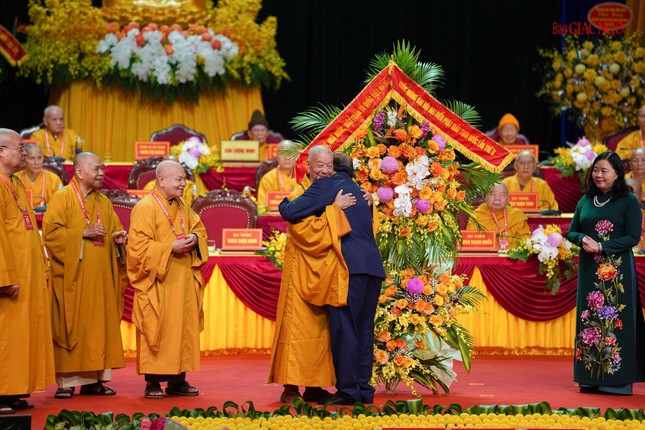 [ẢNH] Lễ cầu nguyện Tam bảo tại Quán Sứ, khai mạc Đại hội Phật giáo toàn quốc lần thứ IX ảnh 41
