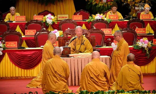 [ẢNH] Suy tôn Đức Đệ tứ Pháp chủ GHPGVN, bế mạc Đại hội đại biểu Phật giáo toàn quốc lần IX ảnh 21