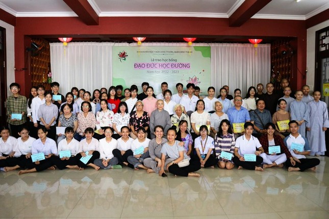 Chùa Long Phước trao 73 suất học bổng "Đạo đức học đường" ảnh 4