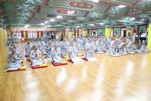 Hàn Quốc: Hơn 40 người xuất gia gieo duyên tại chùa Hoàng Hải ảnh 8