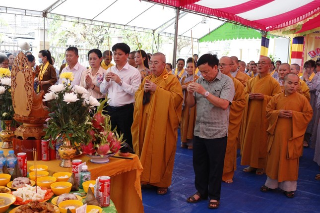 Đồng Nai: Phật giáo huyện Vĩnh Cửu tổ chức lễ cầu siêu các nạn nhân tử vong vì tai nạn giao thông ảnh 1