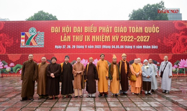 Thủ đô Hà Nội đón đại biểu về tham dự Đại hội Phật giáo toàn quốc lần IX ảnh 9