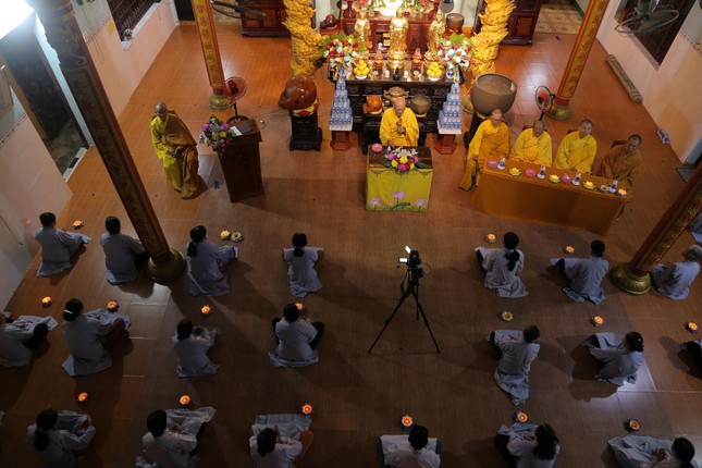 Các chùa, tịnh xá trang nghiêm tổ chức lễ vía Đức Phật Di Đà ảnh 3