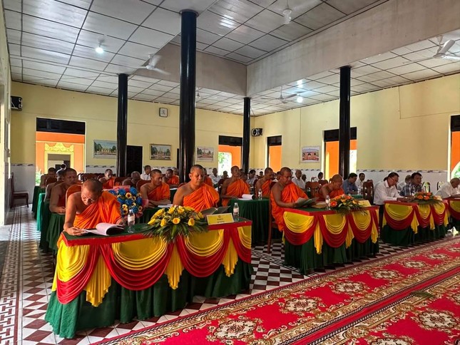 Trà Vinh: Hội Đoàn kết Sư sãi yêu nước huyện Cầu Ngang tổng kết hoạt động Phật sự năm 2022 ảnh 3