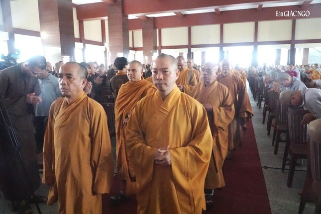 Tăng Ni sinh Học viện Phật giáo VN tại TP.HCM tổ chức lễ tri ân giáo thọ, giảng viên nhân ngày 20-11 ảnh 9