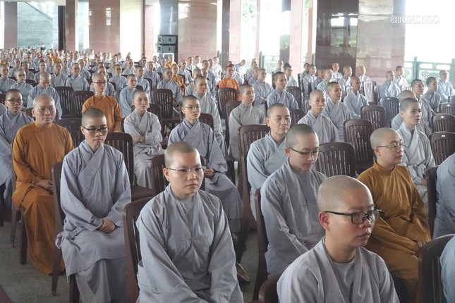 Tăng Ni sinh Học viện Phật giáo VN tại TP.HCM tổ chức lễ tri ân giáo thọ, giảng viên nhân ngày 20-11 ảnh 20