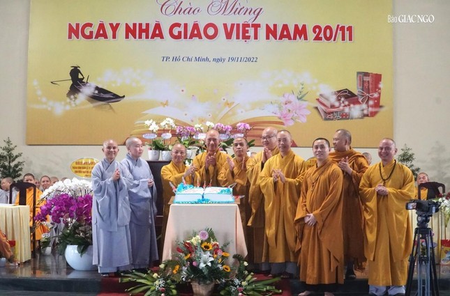 Tăng Ni sinh Học viện Phật giáo VN tại TP.HCM tổ chức lễ tri ân giáo thọ, giảng viên nhân ngày 20-11 ảnh 16