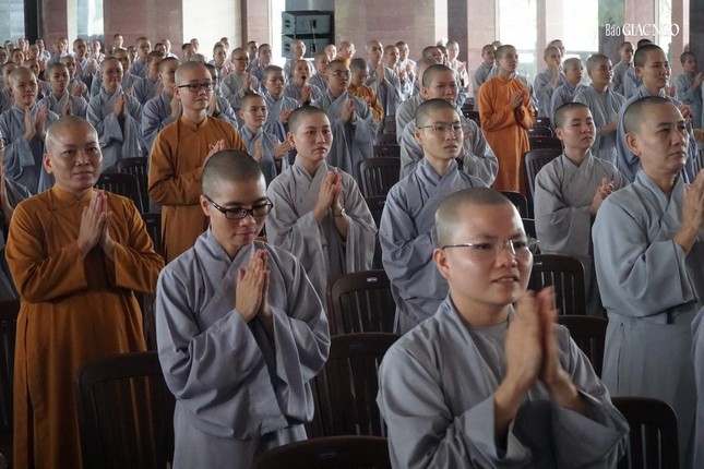 Tăng Ni sinh Học viện Phật giáo VN tại TP.HCM tổ chức lễ tri ân giáo thọ, giảng viên nhân ngày 20-11 ảnh 18