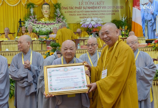 Phân ban Ni giới Trung ương tổng kết hoạt động Phật sự, trao quyết định nhân sự nhiệm kỳ 2022-2027 ảnh 5
