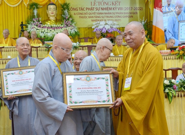 Phân ban Ni giới Trung ương tổng kết hoạt động Phật sự, trao quyết định nhân sự nhiệm kỳ 2022-2027 ảnh 32