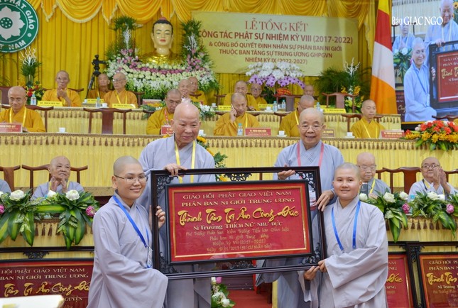 Phân ban Ni giới Trung ương tổng kết hoạt động Phật sự, trao quyết định nhân sự nhiệm kỳ 2022-2027 ảnh 28