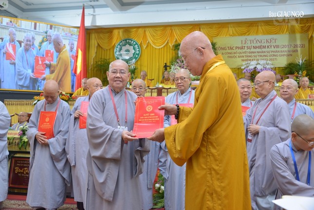 Phân ban Ni giới Trung ương tổng kết hoạt động Phật sự, trao quyết định nhân sự nhiệm kỳ 2022-2027 ảnh 42