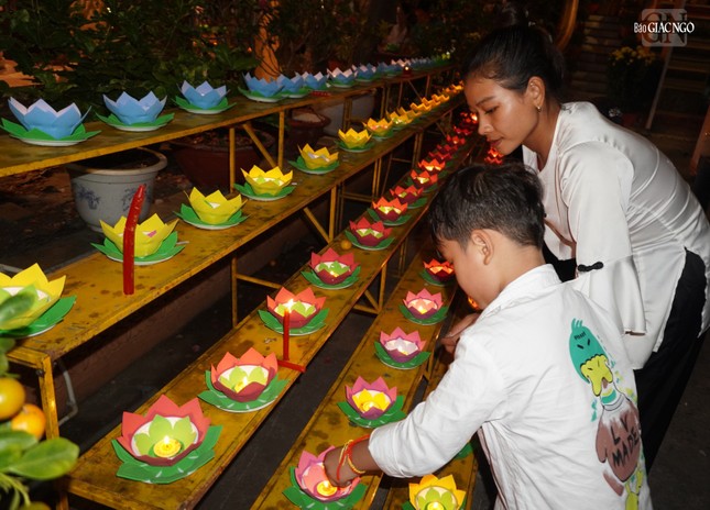 Lễ hội đèn rằm tháng Giêng tại chùa Candaransi ảnh 6