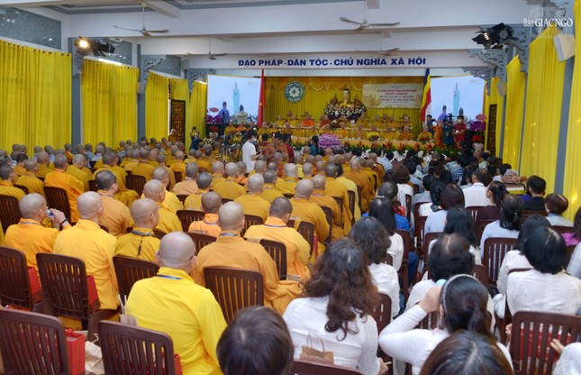 Lễ trao quyết định nhân sự Ban Phật giáo Quốc tế và Kinh Tế-Tài chính T.Ư nhiệm kỳ 2022-2027 ảnh 49