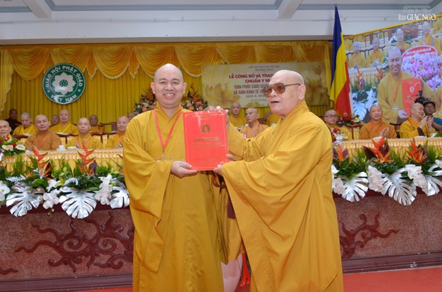 Lễ trao quyết định nhân sự Ban Phật giáo Quốc tế và Kinh Tế-Tài chính T.Ư nhiệm kỳ 2022-2027 ảnh 4