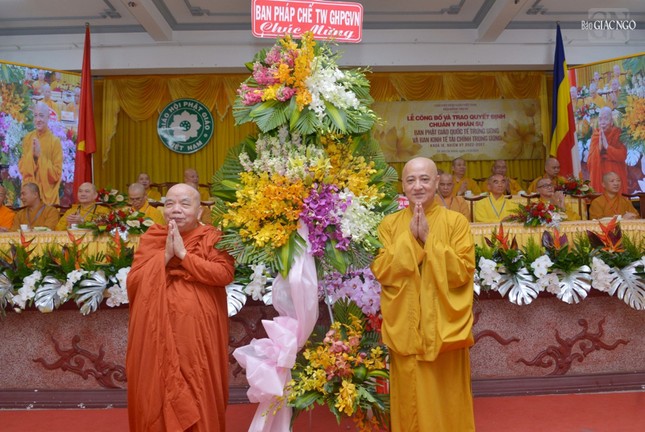 Lễ trao quyết định nhân sự Ban Phật giáo Quốc tế và Kinh Tế-Tài chính T.Ư nhiệm kỳ 2022-2027 ảnh 36