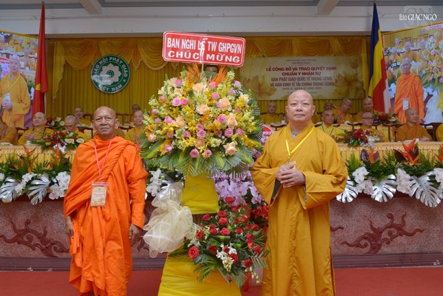 Lễ trao quyết định nhân sự Ban Phật giáo Quốc tế và Kinh Tế-Tài chính T.Ư nhiệm kỳ 2022-2027 ảnh 37