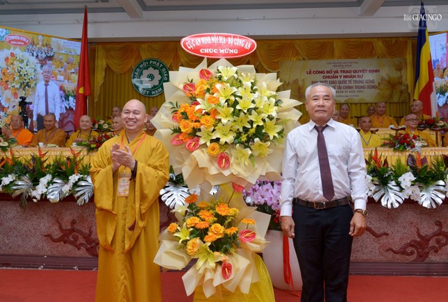Lễ trao quyết định nhân sự Ban Phật giáo Quốc tế và Kinh Tế-Tài chính T.Ư nhiệm kỳ 2022-2027 ảnh 40